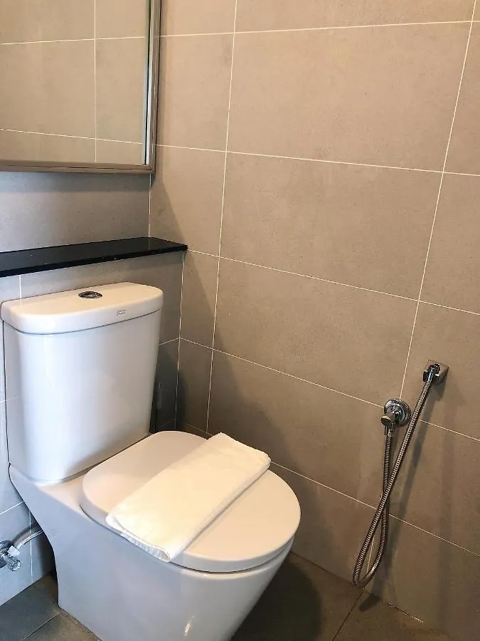 Daire Tropicana 218 Macalister Netflix Seaview George Town