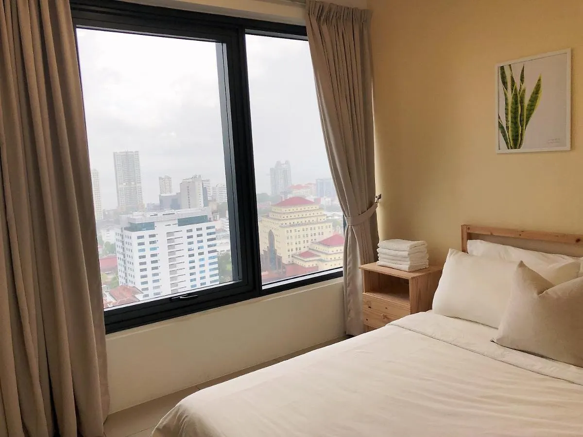 Tropicana 218 Macalister Netflix Seaview George Town Daire